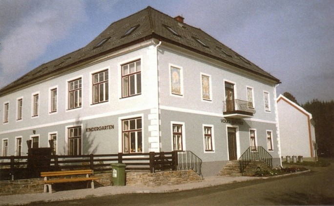 Schulhaus alt